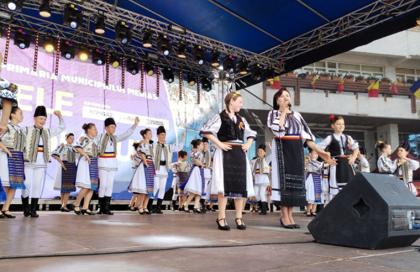 Susţinerea şi dezvoltarea vieţii cultural-artistice a Mediaşului